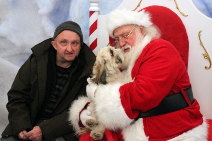 Santa has tails wagging at Welcome Center
